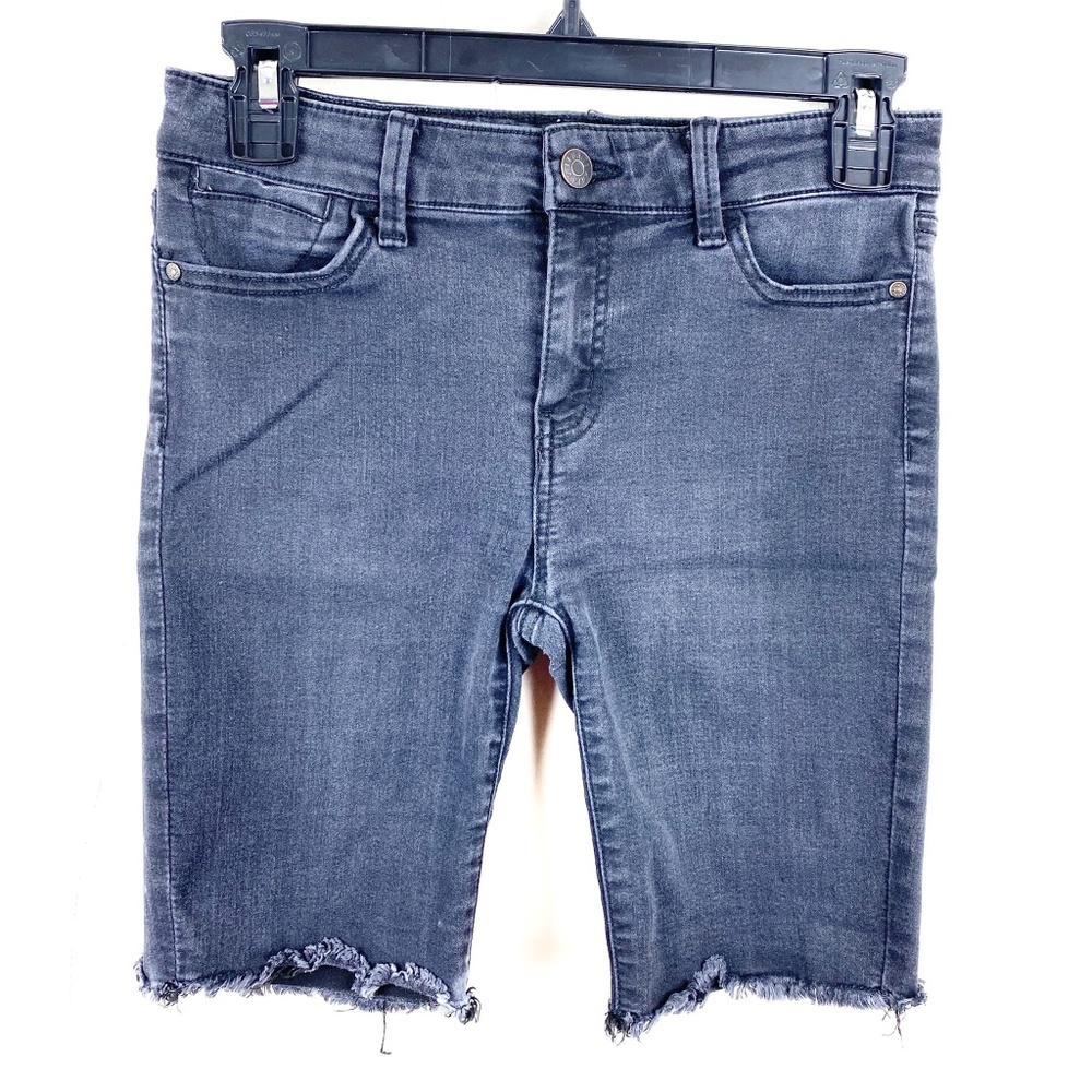 Celebrity Pink Frayed Hem Black Bermuda Shorts 14